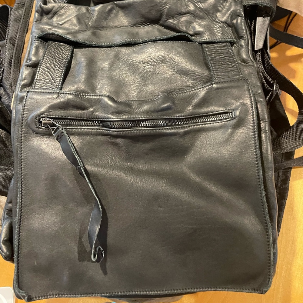 Serie Numerica backpack/2 shoulder bags/vest